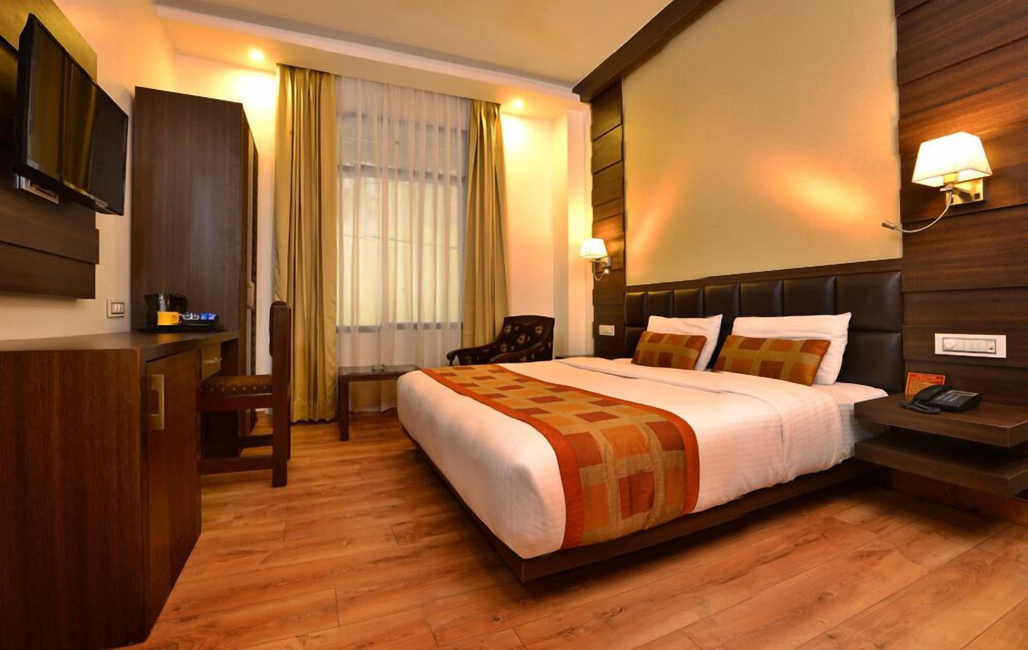 Hotel O Metro Height'S Near Nangloi Railway Metro Station Delhi  Bagian luar foto