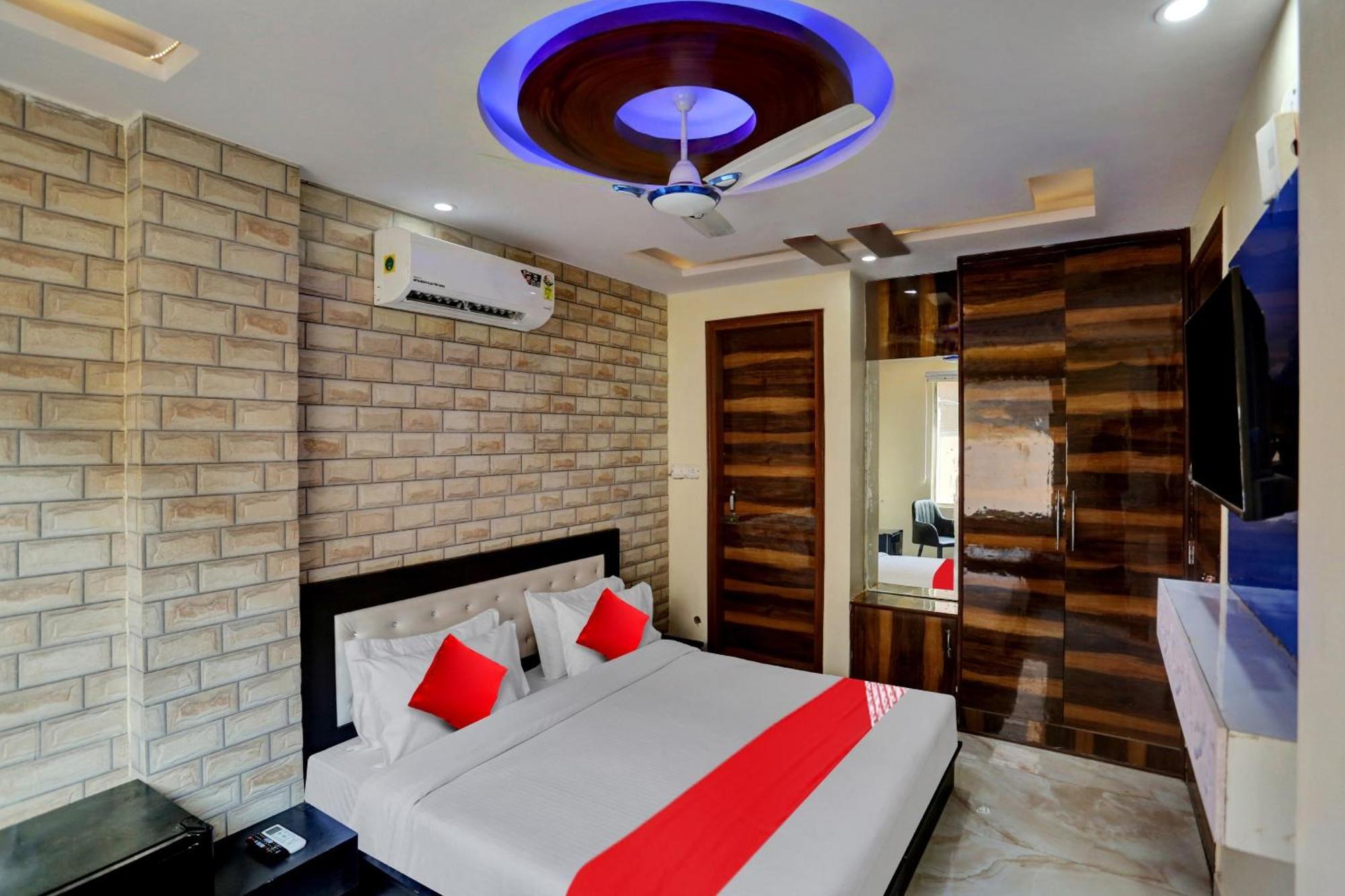 Hotel O Metro Height'S Near Nangloi Railway Metro Station Delhi  Bagian luar foto