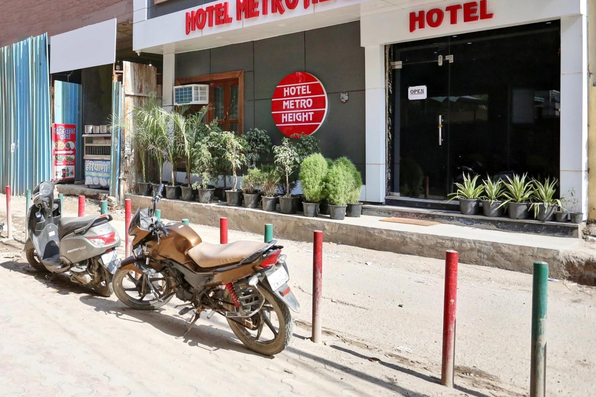 Hotel O Metro Height'S Near Nangloi Railway Metro Station Delhi  Bagian luar foto