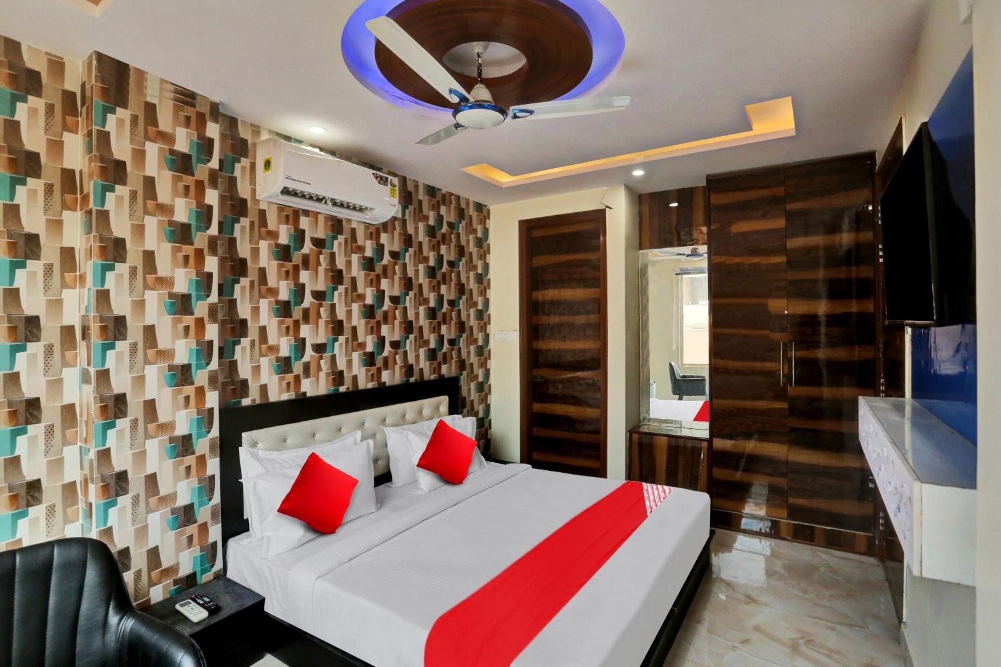 Hotel O Metro Height'S Near Nangloi Railway Metro Station Delhi  Bagian luar foto