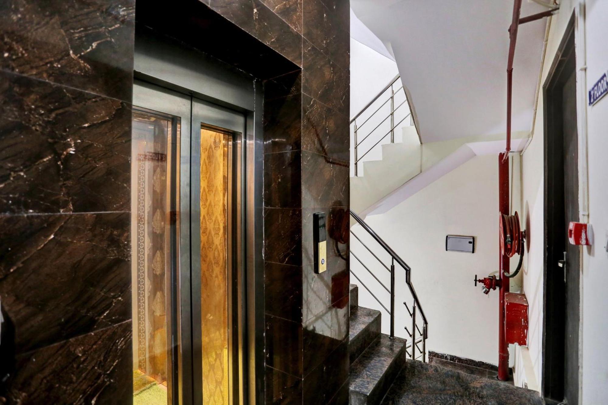 Hotel O Metro Height'S Near Nangloi Railway Metro Station Delhi  Bagian luar foto