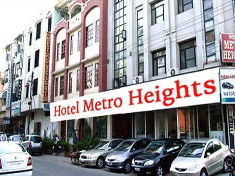 Hotel O Metro Height'S Near Nangloi Railway Metro Station Delhi  Bagian luar foto