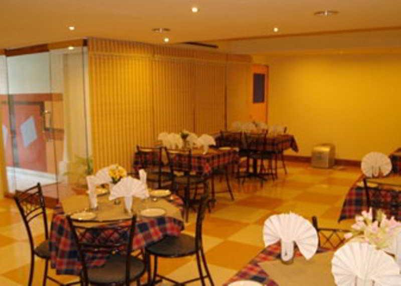 Hotel O Metro Height'S Near Nangloi Railway Metro Station Delhi  Bagian luar foto