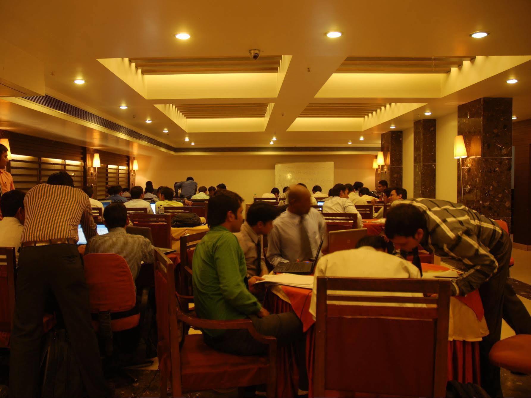 Hotel O Metro Height'S Near Nangloi Railway Metro Station Delhi  Bagian luar foto